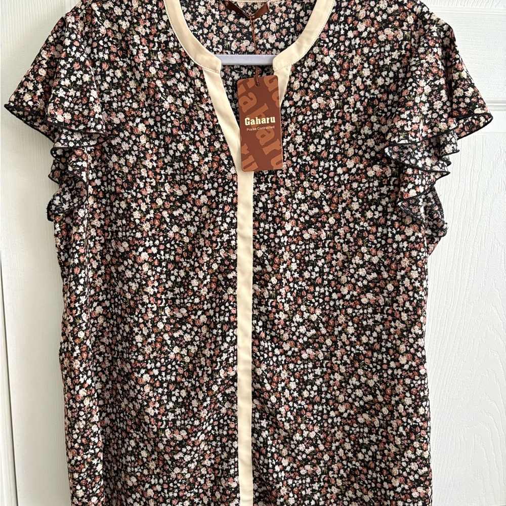 Gaharu Floral Short Sleeve (flutter) Blouse. Size XL